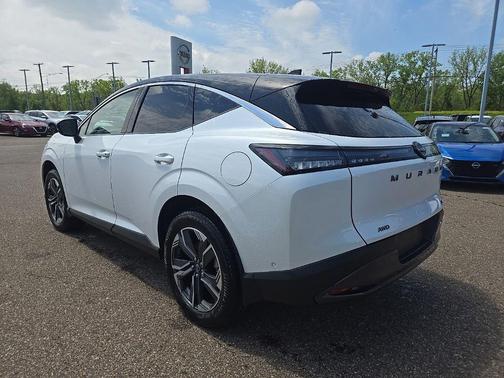Everest White Pearl Tricoat/Super Black 2025 Nissan Murano SL