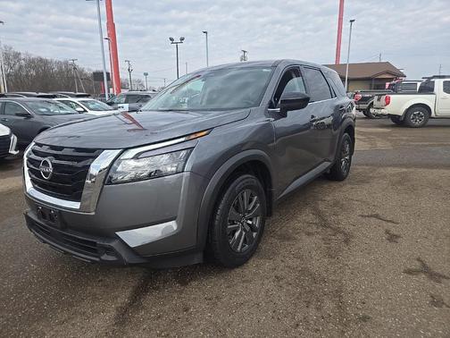 2024 Nissan Pathfinder S 4WD