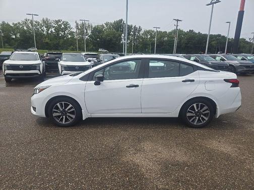 Fresh Powder 2024 Nissan Versa 1.6 S