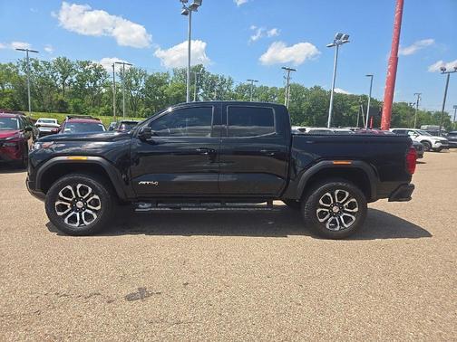 Onyx Black 2023 GMC Canyon AT4