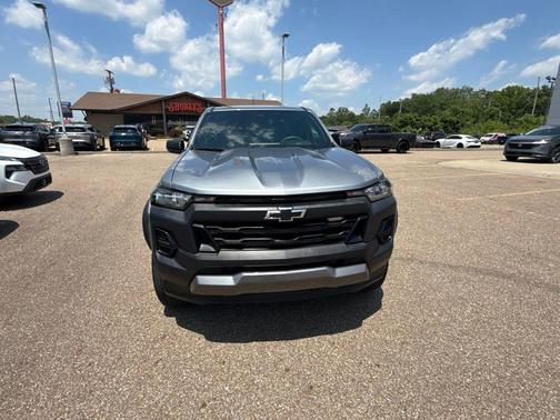 Sterling Gray Metallic 2023 Chevrolet Colorado Trail Boss