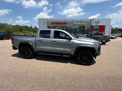 Sterling Gray Metallic 2023 Chevrolet Colorado Trail Boss