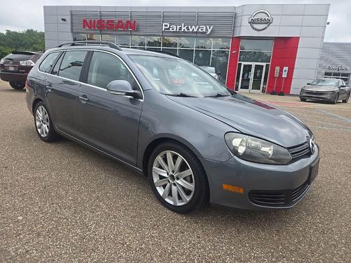 Gray 2013 Volkswagen Jetta SportWagen SE