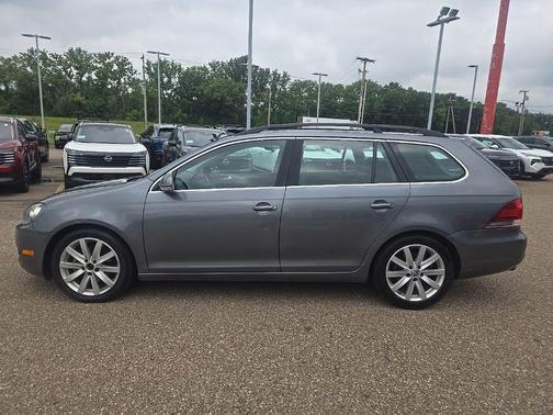 Gray 2013 Volkswagen Jetta SportWagen SE