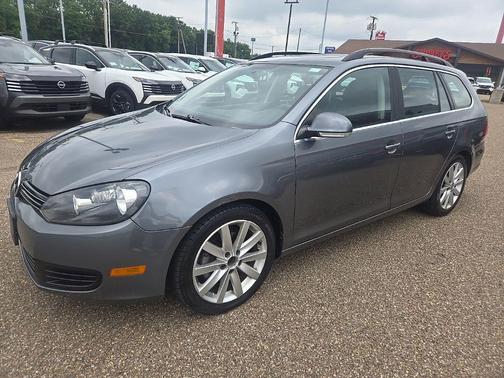 Gray 2013 Volkswagen Jetta SportWagen SE