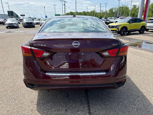 Garnet Pearl Metallic 2023 Nissan Altima 2.5 SV