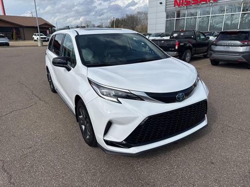 2024 Toyota Sienna XSE 7 Passenger