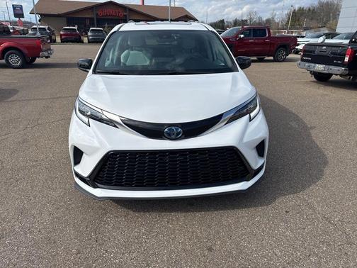 2024 Toyota Sienna XSE 7 Passenger