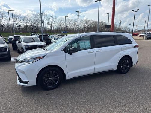 2024 Toyota Sienna XSE 7 Passenger