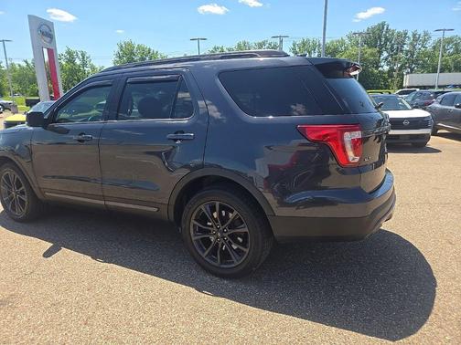 Magnetic Metallic 2017 Ford Explorer XLT