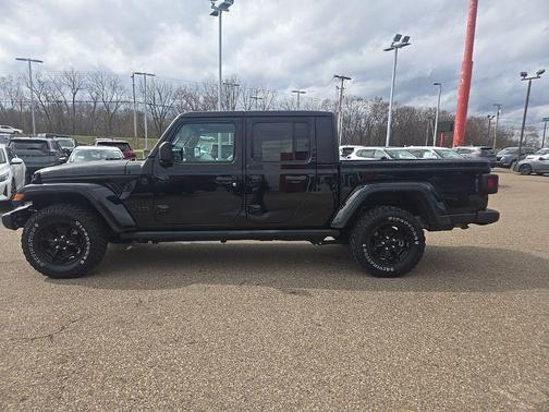Black Clearcoat 2021 Jeep Gladiator Willys 4x4