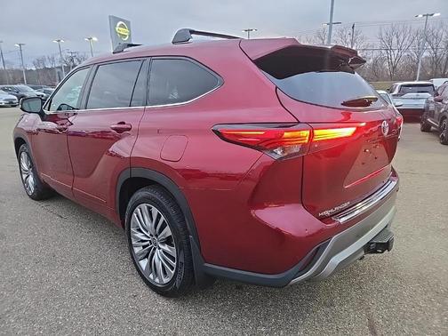 2023 Toyota Highlander Platinum