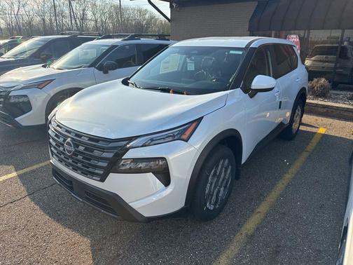 Everest White Pearl Tricoat 2026 Nissan Rogue SV