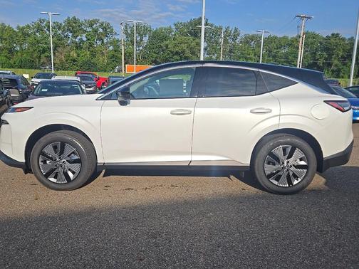 Everest White Pearl Tricoat/Super Black 2025 Nissan Murano SL