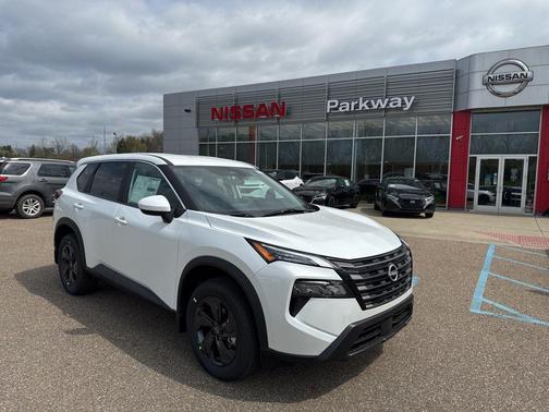 Everest White Pearl Tricoat 2026 Nissan Rogue SV