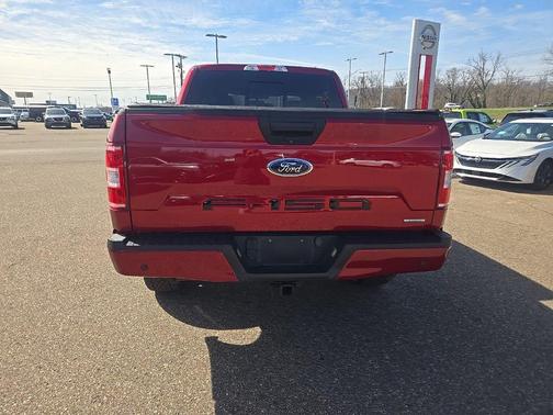 Ruby Red Metallic Tinted Clearcoat 2019 Ford F-150 XLT