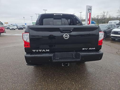 Super Black 2021 Nissan Titan SV