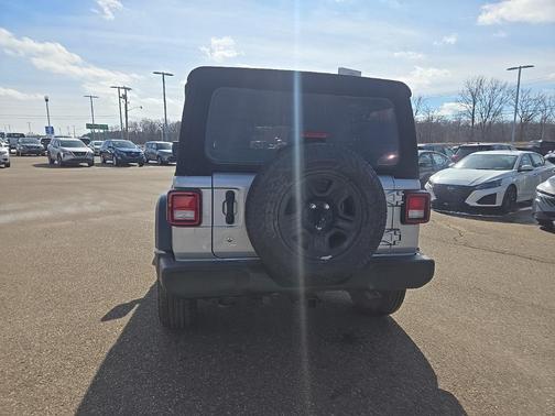 2024 Jeep Wrangler Sport