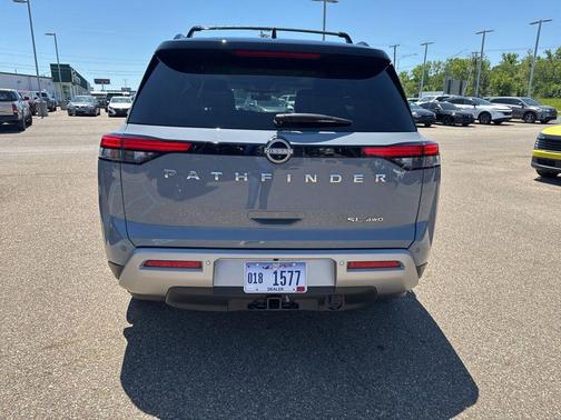 Solid Gray/Super Black 2023 Nissan Pathfinder SL 4WD