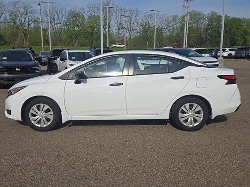 Fresh Powder 2023 Nissan Versa 1.6 S
