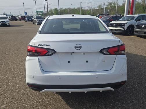 Fresh Powder 2023 Nissan Versa 1.6 S