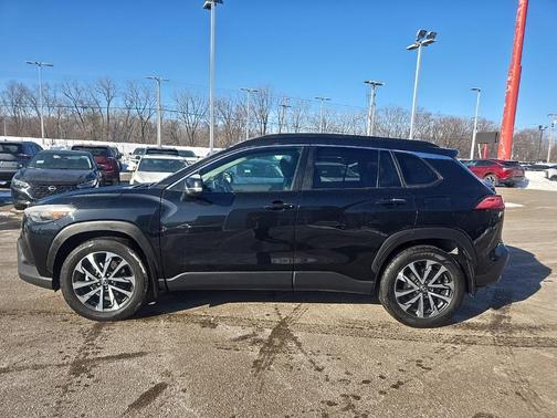 2023 Toyota Corolla Cross XLE