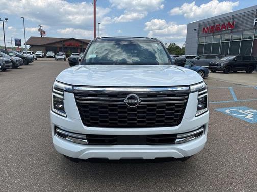 Everest White Pearl/Black 2026 Nissan Armada Platinum Reserve