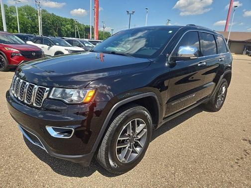 Diamond Black Crystal Pearlcoat 2022 Jeep Grand Cherokee Limited