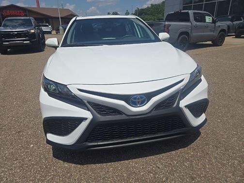 Ice Cap 2023 Toyota Camry Hybrid SE