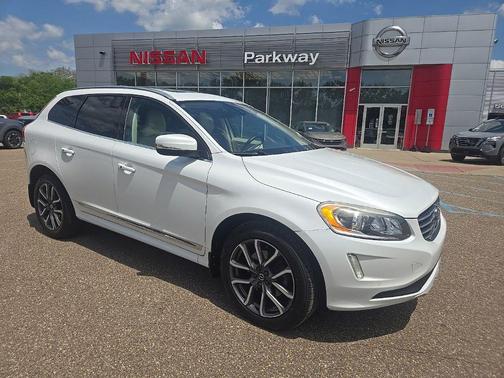Crystal White Pearl 2016 Volvo XC60 T6 Drive-E