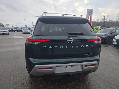 2023 Nissan Pathfinder Platinum 4WD