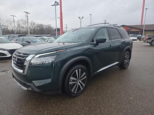 2023 Nissan Pathfinder Platinum 4WD
