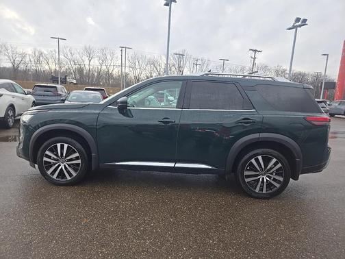 2023 Nissan Pathfinder Platinum 4WD