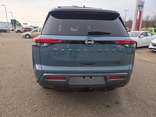 Baltic Teal/Super Black 2026 Nissan Pathfinder Platinum