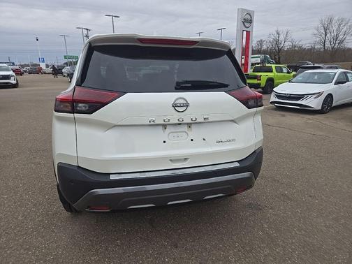 2023 Nissan Rogue SL