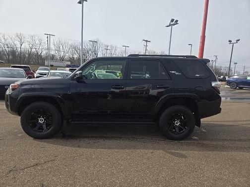 2024 Toyota 4Runner TRD Off Road