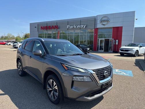 Gun Metallic 2022 Nissan Rogue SV