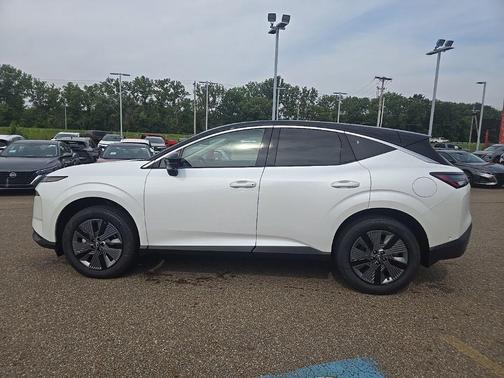Everest White Pearl Tricoat/Super Black 2025 Nissan Murano SL