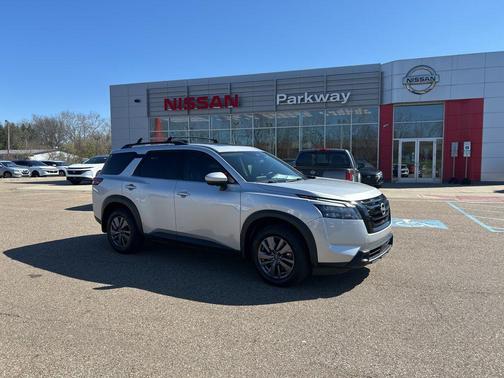 Brilliant Silver Metallic 2023 Nissan Pathfinder SV 4WD
