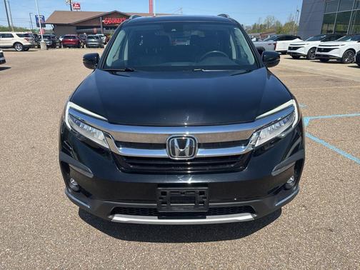 Crystal Black Pearl 2020 Honda Pilot Touring 8-Passenger