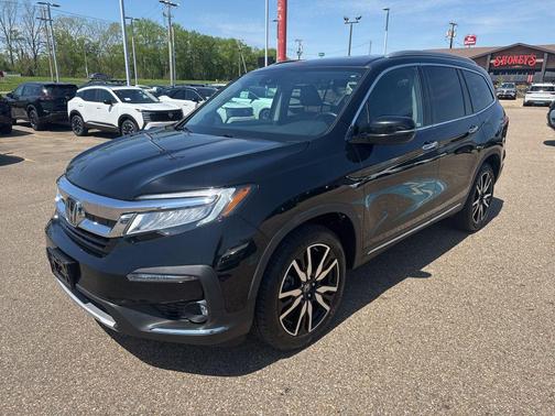 Crystal Black Pearl 2020 Honda Pilot Touring 8-Passenger