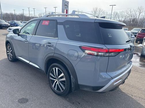 2023 Nissan Pathfinder Platinum 4WD