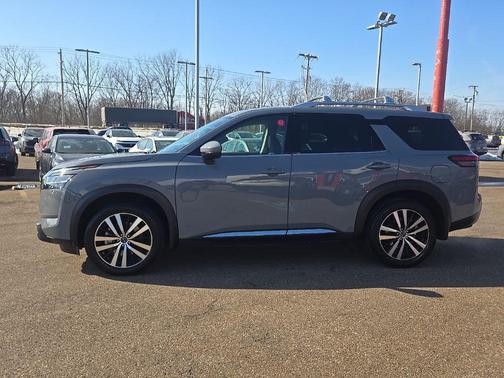 2024 Nissan Pathfinder Platinum 4WD