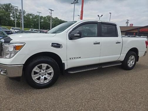 2017 Nissan Titan SV