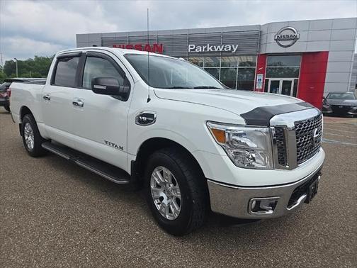 2017 Nissan Titan SV