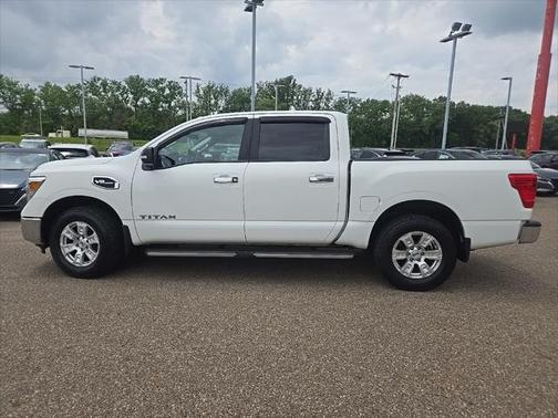 2017 Nissan Titan SV