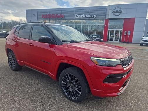 Red Hot Pearlcoat 2024 Jeep Compass Limited
