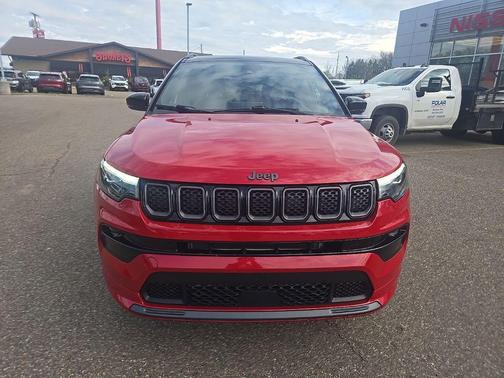 Red Hot Pearlcoat 2024 Jeep Compass Limited