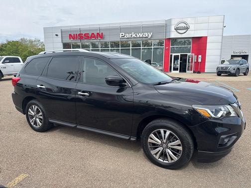 Magnetic Black Pearl 2019 Nissan Pathfinder SV