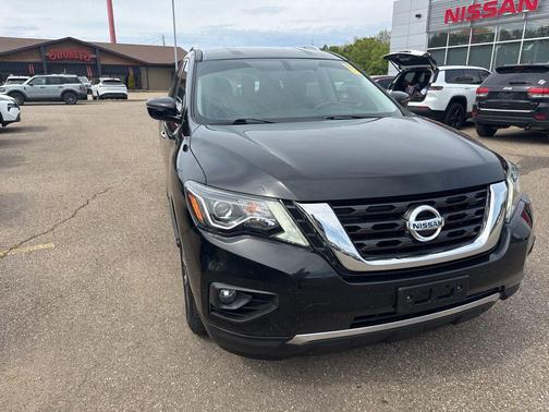 Magnetic Black Pearl 2019 Nissan Pathfinder SV